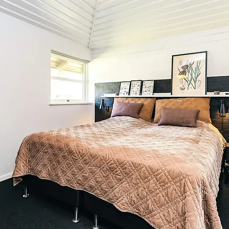 5 Person In Karrebæksminde