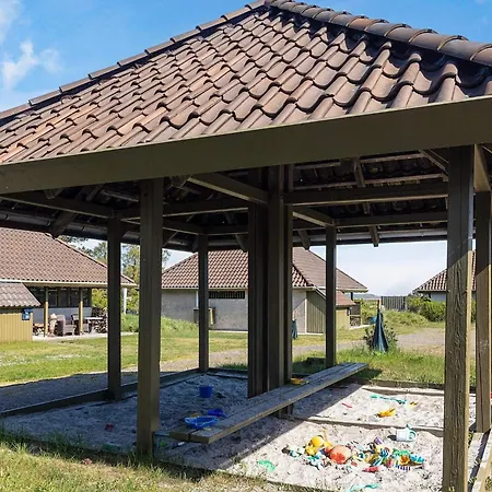 5 Person In בית נופש